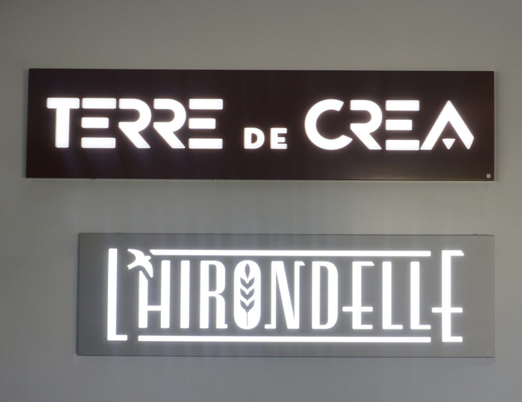 Enseigne Terre de Crea et L'hirondelle