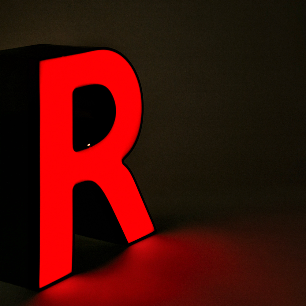 Listels Lettre rouge allumé